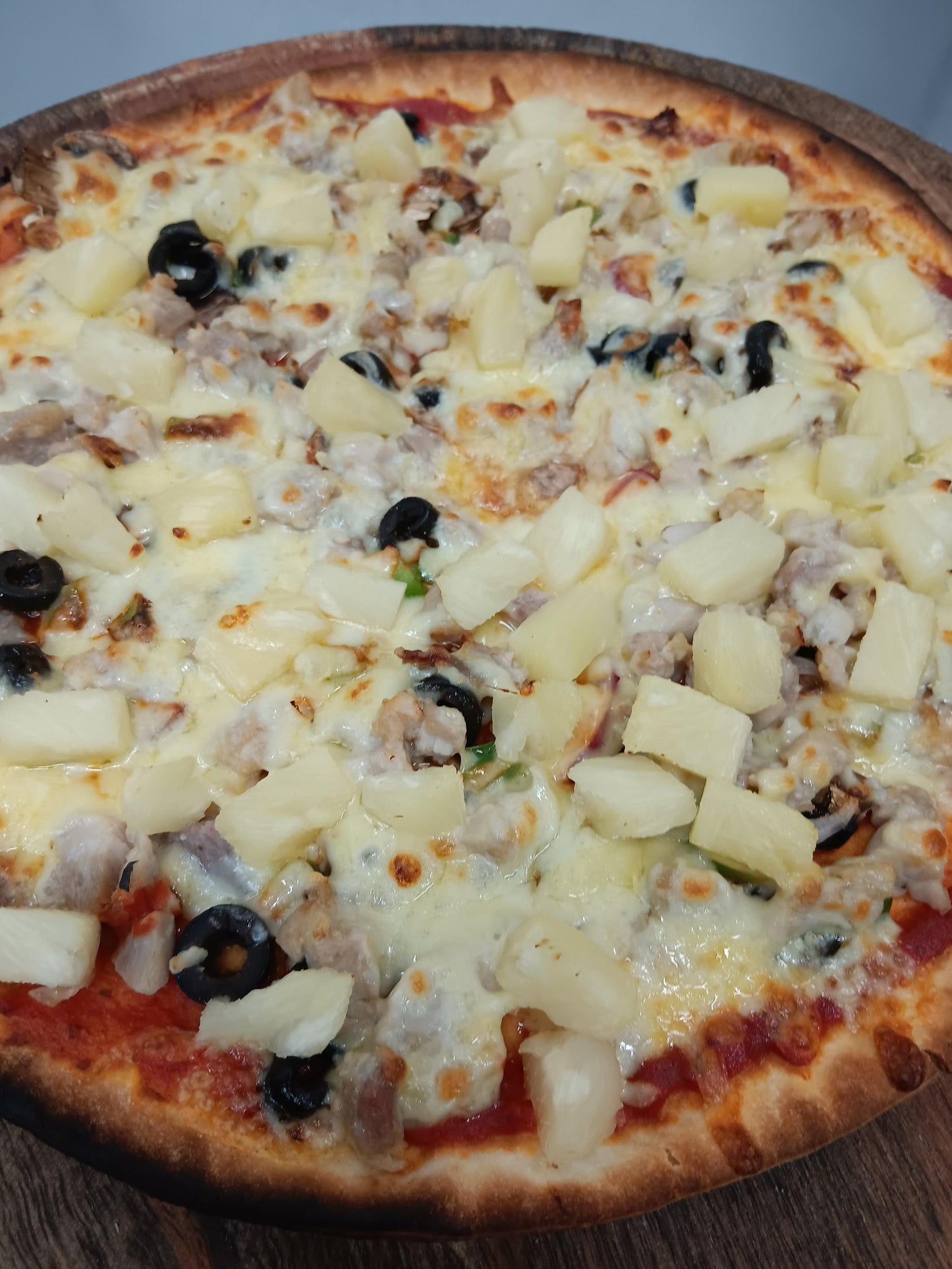 Double6 chicken supreme pizza